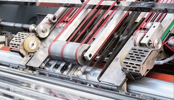 Laminador de la cartulina acanalada de la máquina de la flauta automática del OEM que lamina 5T