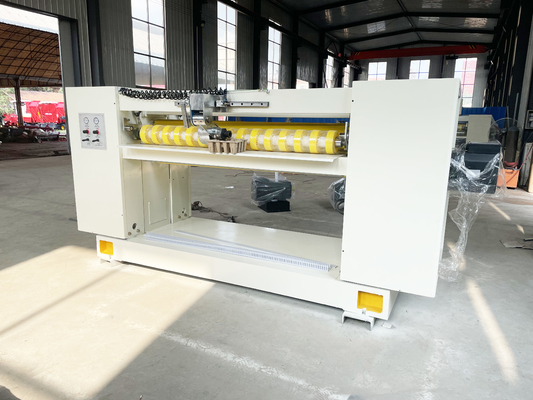 La cadena de producción de la cartulina acanalada 2200 Nc cortó la máquina
