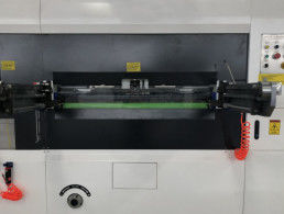 La caja acanalada del cartón de la máquina que arruga y que corta con tintas muere cortador