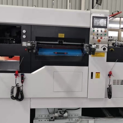 La caja acanalada del cartón de la máquina que arruga y que corta con tintas muere cortador