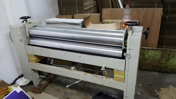 Máquina modelo 0-60m/Min semi automático de Gerun 2000 Manual Flute Laminating