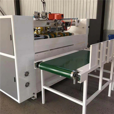 Máquina de costura de la caja automática del cartón del PLC con el motor servo doble