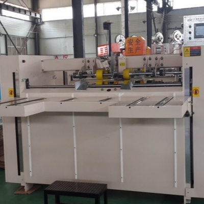 Máquina de costura de acero inoxidable del cartón ajustable para los clientes de B2B