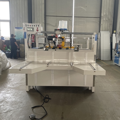 Máquina automática de pegamento de carpetas de cartón corrugado 400 mm Tamaño mínimo Máxima longitud de pegamento 1000 mm