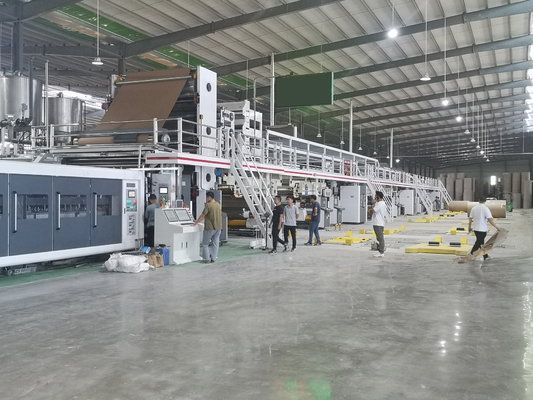 La cartulina automática acanaló la cadena de producción de la caja control del PLC