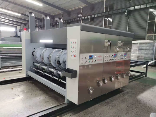 Una máquina acanalada completamente automática Slotter de la caja del color
