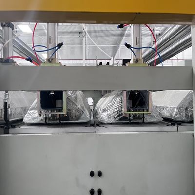 Línea de producción de cartón corrugado de doble cara de 5 capas, velocidad económica 120-180 m/min, placa de presión neumática de 7 grupos para embalaje