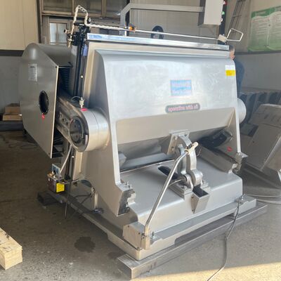 Velocidad de corte de 4800 a 8000 hojas por hora Máquina de corte a presión para cartones corrugados que ofrece una precisión de más o menos 075 milímetros