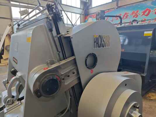 Máquina troqueladora de cartón corrugado semiautomática ML1500 con embrague de freno de placa de succión eléctrica y cuatro piezas de seguro para tamaño efectivo máximo de 1500 × 1050 mm