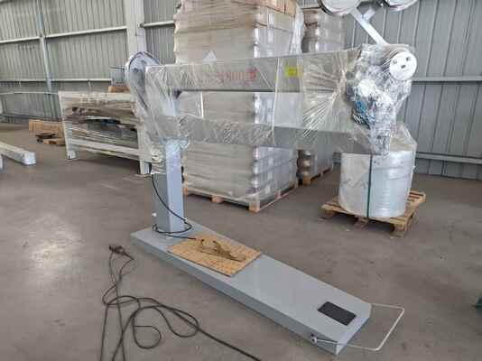 Atadora de cartón manual de alta velocidad 250/min con operación giratoria estable y brazo de 1800 mm de longitud para un embalaje eficiente