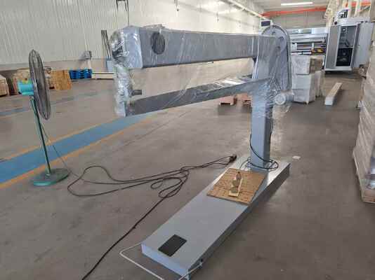 Máquina de coser manual de cajas de cartón DZX1800 con operación giratoria constante Longitud de alta velocidad de 1800 mm para un embalaje superior