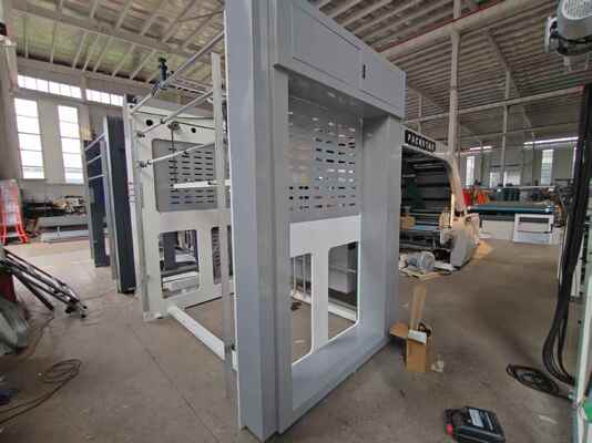 HL1600 Máquina automática de laminado de flauta con 1600X1250mm Max. Tamaño de laminado, 5500 hojas / hora Velocidad y control de programa PLC