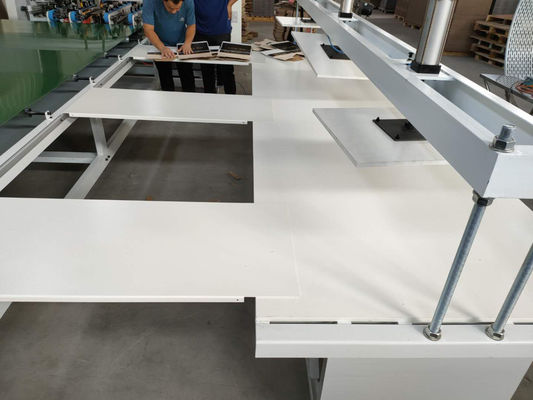 Fabricación de papel PP del derretimiento caliente del SGS máquina acanalada de la hoja