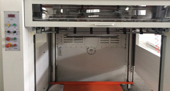 Máquina troqueladora de cartón corrugado semiautomática de cama plana con capacidad de 4500 piezas/hora para plegado y troquelado