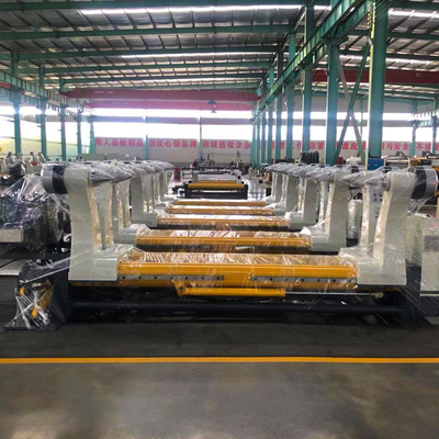 El rollo de molino hidráulico automático de Shaftless coloca la cadena de producción acanalada de la hoja para el rollo de papel